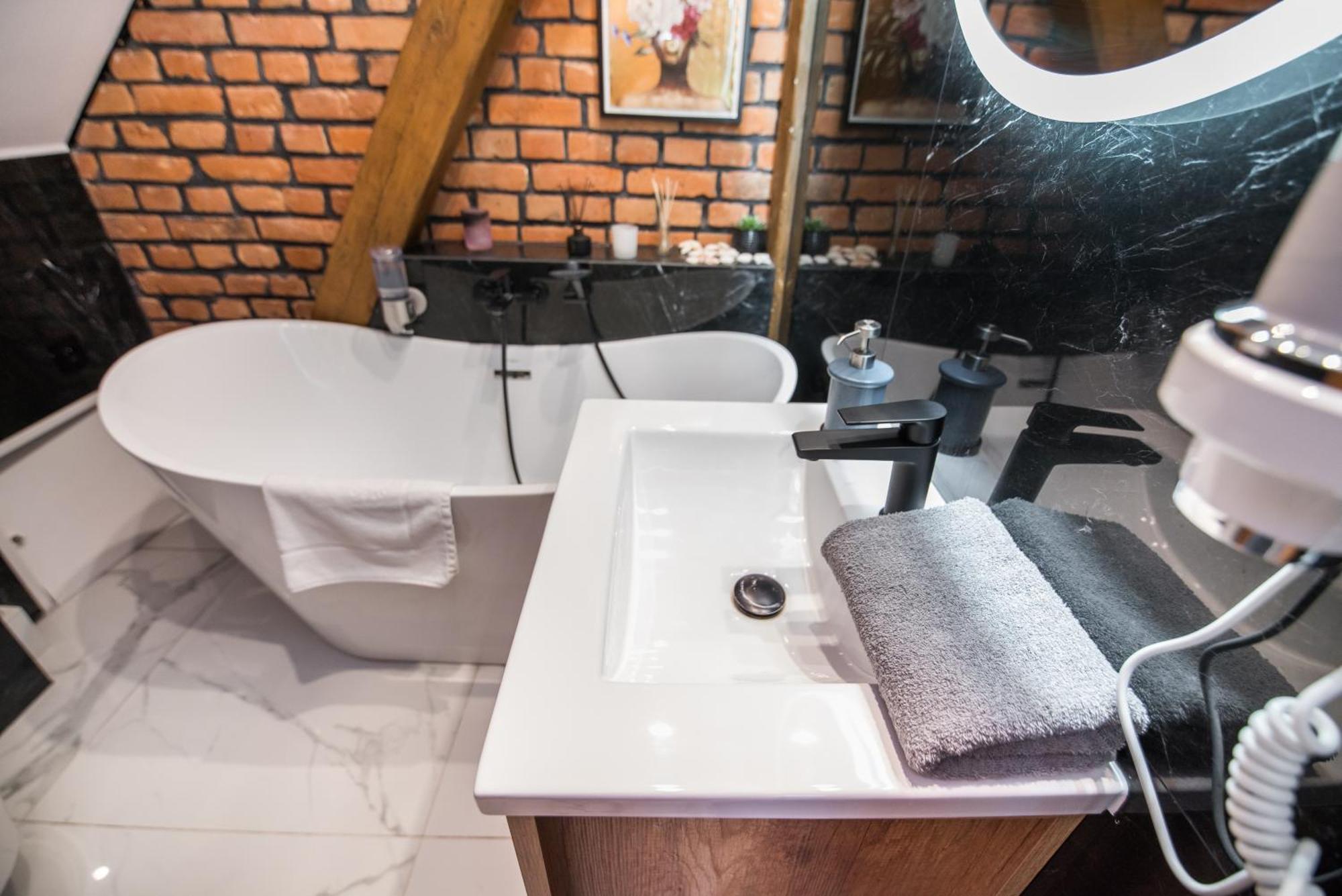 Przytulny Apartament Z Wieza Gliwice Exterior foto